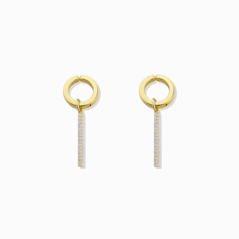 Pav&#233; Bar Hoop Ear Clip